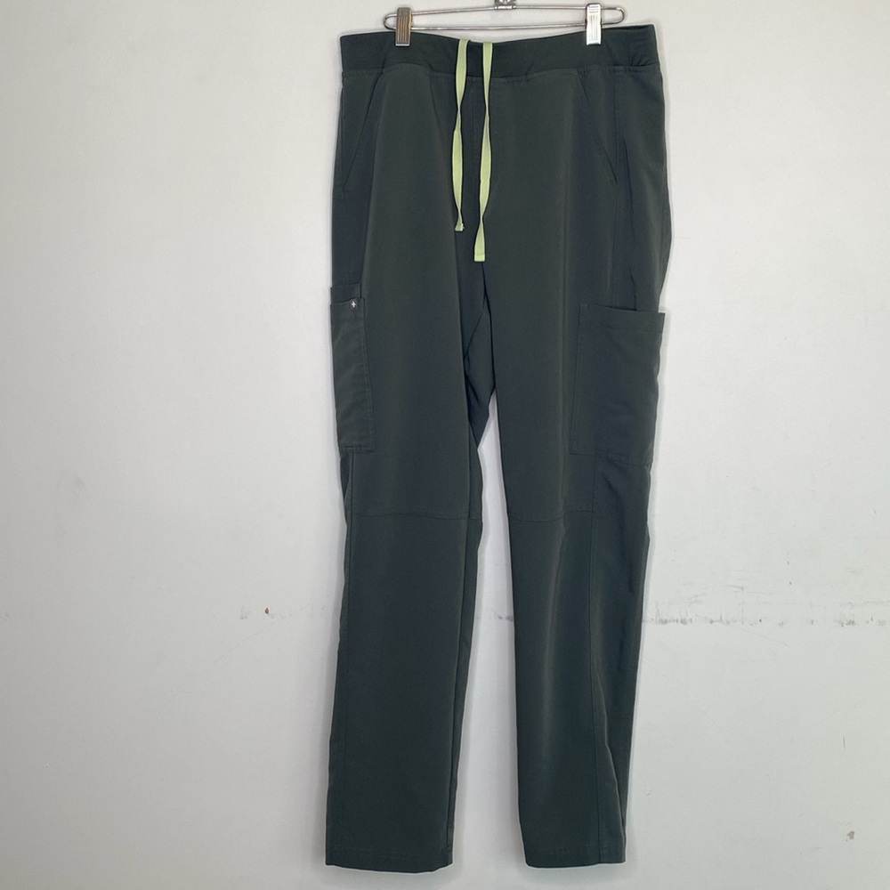 Figs Grey Axim Technical Collection Cargo Scrub Pants: Size Large